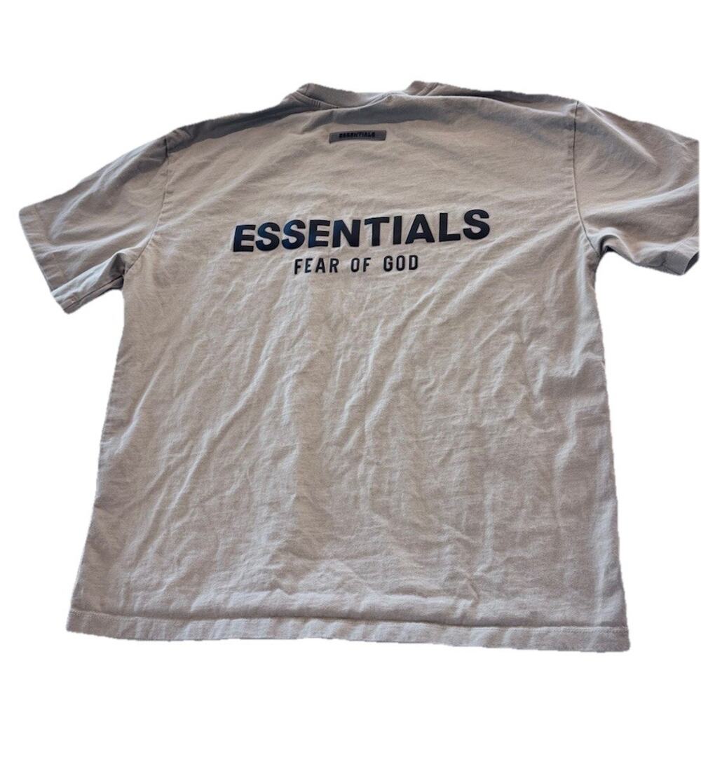 Fear of God essentials Logo T Shirt Size Men’s Medium Beige Toupe Boxy Fit
